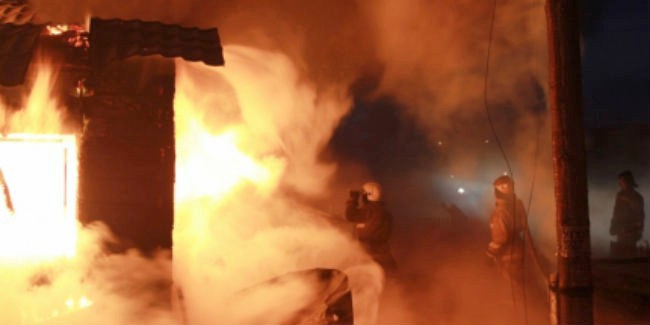 В Большеречье накануне Дня Победы на пожаре погибли 4 человека