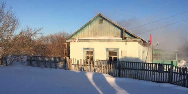 В селе явлено-покровка омской области при пожаре дома погибли малолетние дети