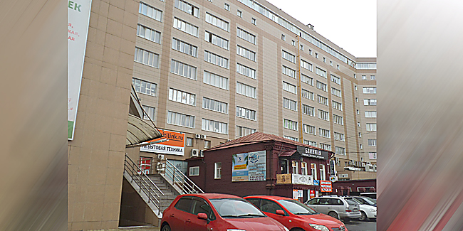 «флагман» настаивает на сносе пристройки на косарева
