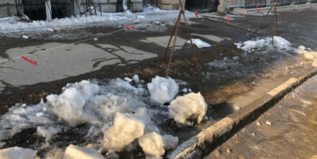 Спустя месяц возбуждено уголовное дело по факту травмирования студента глыбой льда