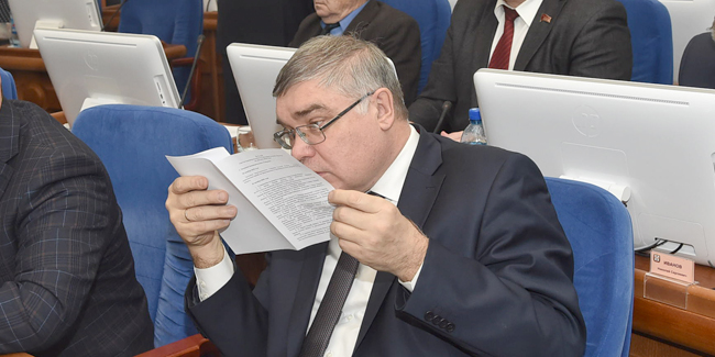 Областные депутаты решили как следует покопаться в мусоре