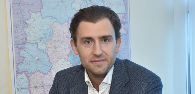 Артем артемов: «папа и мама меня воспитали. Но никаких бизнесов мне в управление не передавали»