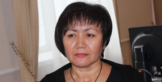 Гульнар айтхожина: «в 2002 году у нас в этом же департаменте был штат из 27 человек. Сейчас уже 42, а решаются почти те же самые задачи. Но резко увеличился объем бумаг»