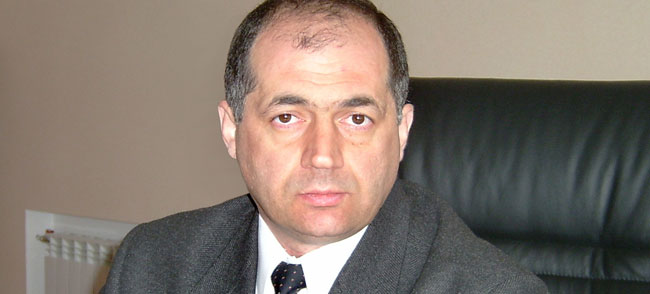 Наши предприниматели еще и потому злые, что мы все и власть их не любим и завидуем...