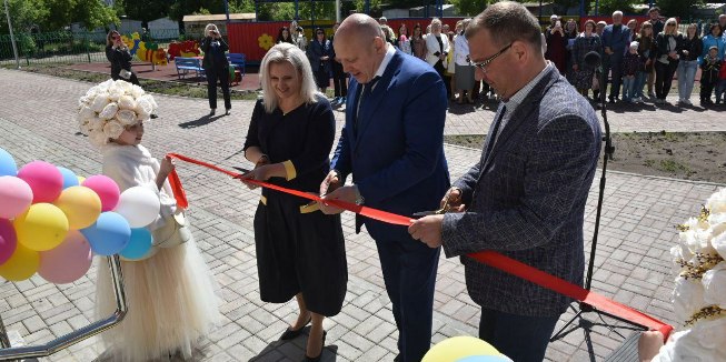 Впервые в Омске мэрия расторгла контракт на строительство детского сада уже после того, как его построили и запустили детей