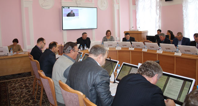 Городские депутаты раскритиковали инвестпрограммы энергетиков