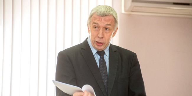 «если бы экспертизу проводило не свердловское ооо, а главгосэкспертиза, вряд ли бы она утвердила смету, где предполагались работы по ремонту межпанельных швов на кирпичных домах»