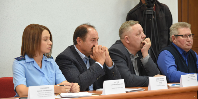Путинцев призвал чиновников облизывать строителей мусорных полигонов