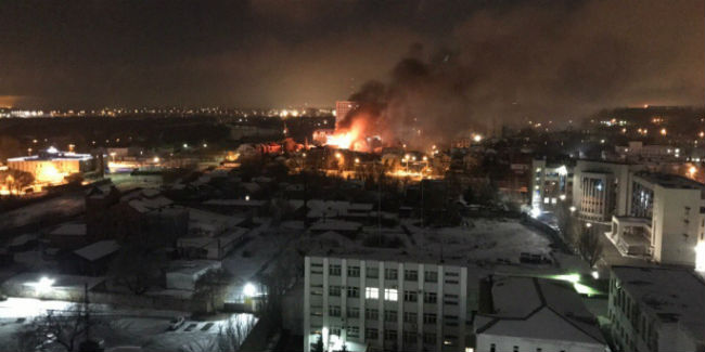 На «Зелёном острове» в Омске сгорел двухэтажный коттедж