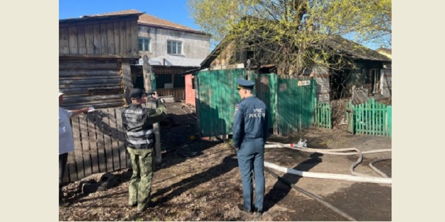 В Называевске Омской области при ночном пожаре жилого дома погибли два мальчика