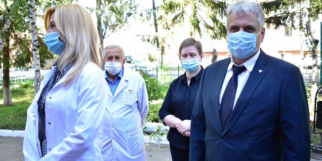 Бывший главврач республиканской детской инфекционной больницы крыма возглавил сельскую райбольницу в омской области