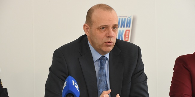 Департамент городской экономической политики омска временно возглавит михаил щелконогов