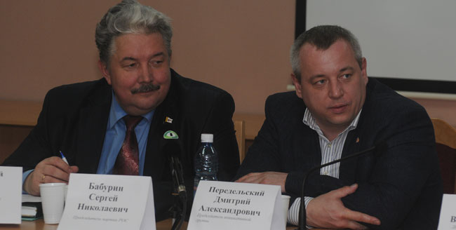 «слабый росток демократии в омске становится крепкой железной порослью»