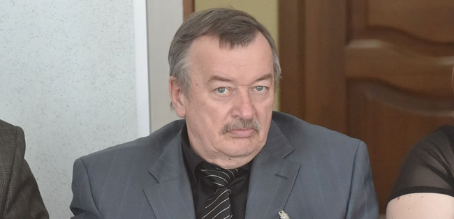 Россиян перевели на обязательное медстрахование, а чиновникам оставили бюджетную медицину