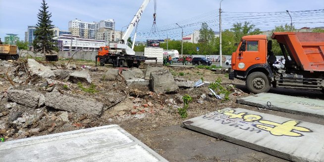 Бетонный забор на улице Маршала Жукова наконец сносят