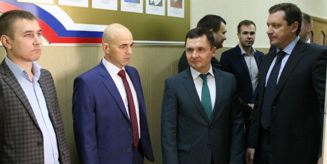 Комитет заксобрания омской области побывал с выездным заседанием в росреестре