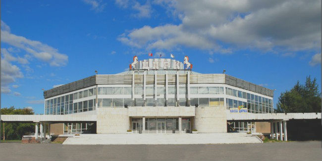 Александр бегун поддерживает архитектора лунина, требующего привести омский цирк в первоначальный вид