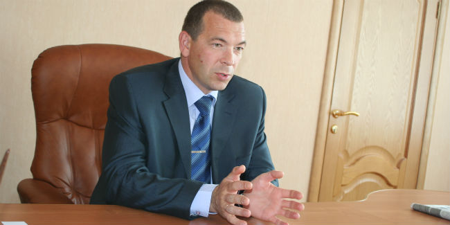 Экс-глава омского уфмс александр денисов осуждён на 3 года лишения свободы