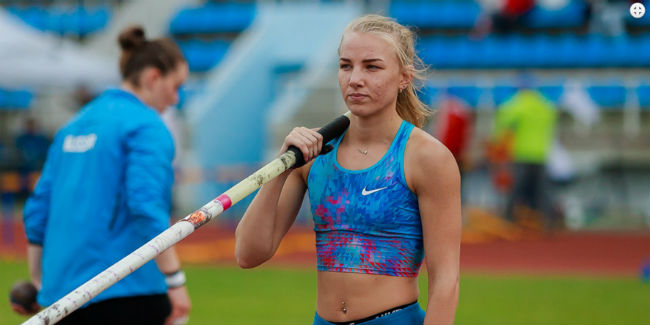 Омичка Ирина ИВАНОВА выиграла чемпионат России в секторе для прыжков с шестом