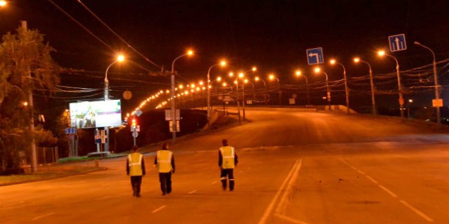 На подъезде к Ленинградскому мосту в Омске машинам разрешили двигаться шустрее