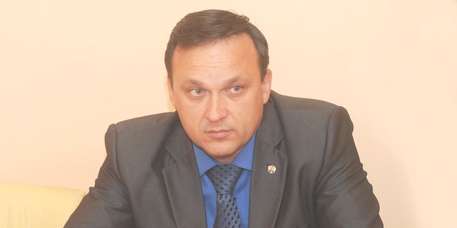 Губернатор Александр БУРКОВ выиграл первое судебное сражение против главы Омского района Геннадия ДОЛМАТОВА
