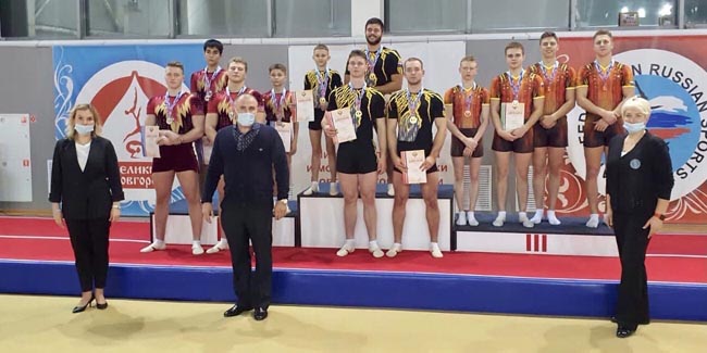 Омичи выиграли уже две награды чемпионата России по спортивной акробатике