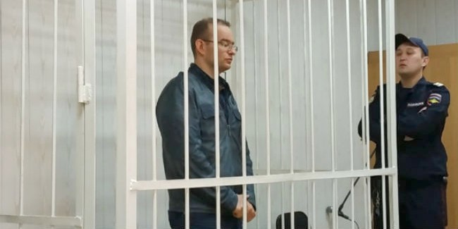В Омске снова взят конвоем под стражу экс-глава отдела полиции по расследованию ДТП Алексей ЛИПИН