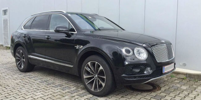 Омским владельцам 2492 «крутых» машин исчислен повышенный налог: самый дорогой – Bentley Bentayga