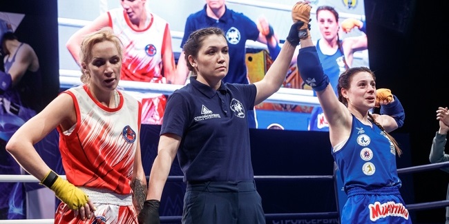 «Лёгкая» омичка Белла ДУРАНДИНА вновь стала чемпионкой России по тайскому боксу