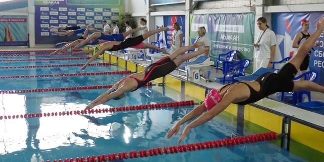 Омичи выиграли ещё 13 медалей чемпионата СФО по плаванию