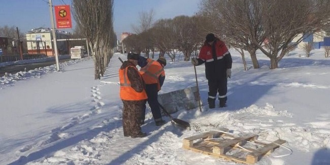 За падение ребёнка в открытый люк под снегом пожурили первого заммэра Омска Евгения ФОМИНА