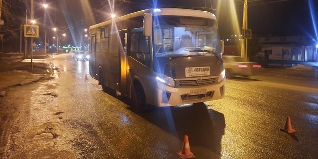 Водитель маршрутного автобуса ПАЗ сбил на пешеходном переходе пенсионерку