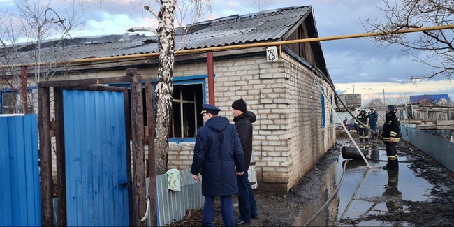 При пожаре жилого дома в Русской Поляне погибли две женщины и мужчина