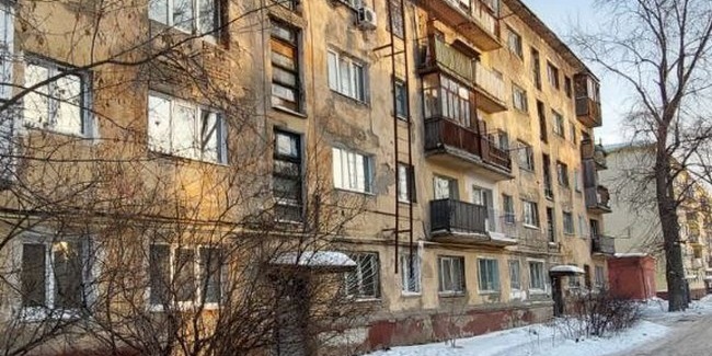 Прокуратура взялась за ветхое-5: мэрия Омска должна незамедлительно расселить жильцов аварийного дома на улице Магистральная