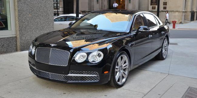 Омским владельцам самых «крутых» машин исчислен налог на сумму 12,4 млн рублей