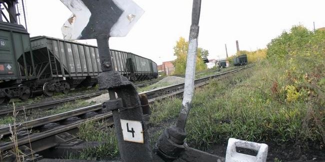 В Омской области выявили 106 потайных железнодорожных переездов