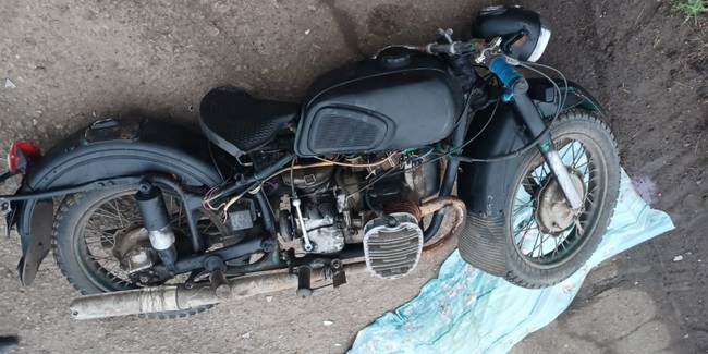 В Таврическом районе мотоциклист сбил женщину: оба погибли на месте ДТП