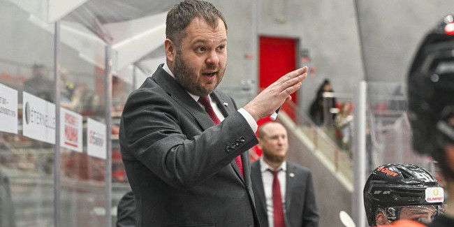 ХК «Авангард» подписал годовой контракт с одним из лучших наставников в МХЛ