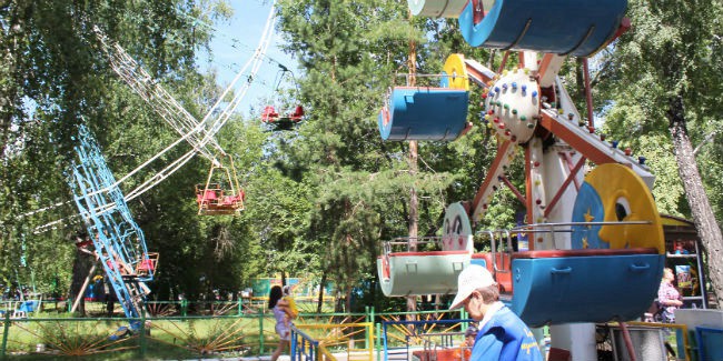 Омский СКР: «Проверьте лично, как пристёгнут ребёнок, освободите его руки от лишних предметов»