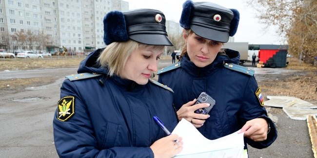 Хозяйка квартиры на 9-м этаже взыскала с омского «Единства2007» ущерб от дождя и снега