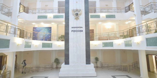 В пользу упавшей на лестнице МКД пенсионерки с «Вереска» взыскали штраф и компенсацию вреда