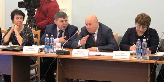 «если раньше привлекали медицину на места, сейчас почему-то стали отдалять»