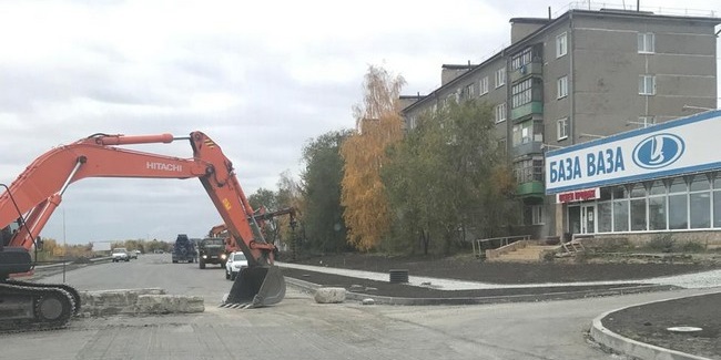 При реконструкции улицы шаронова в омске отрезали автомагазин «база ваза»
