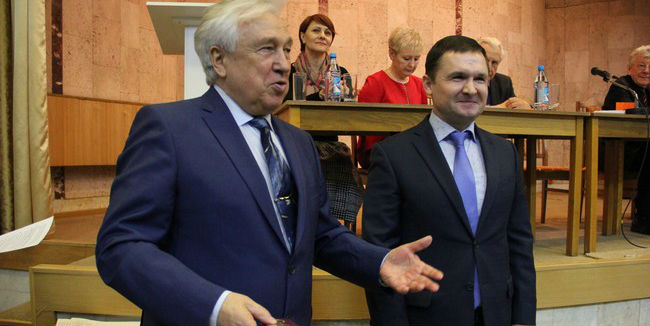 Экс-мэра евгения белова наградили медалью сергея манякина