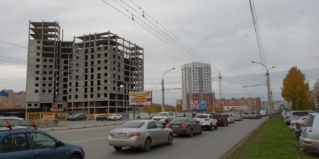 В омске снесут знаменитый долгострой на улице 70 лет октября