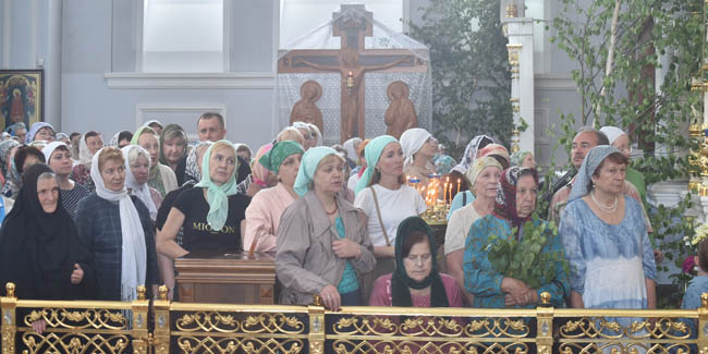 В праздник Троицы Омская епархия провела для горожан «Зелёные святки»
