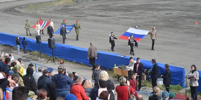 95-летие ДОСААФ России в Омске отметили аэро- и автомотошоу