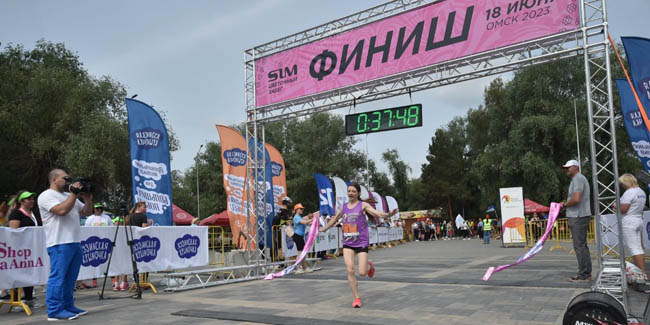 Победительницами «Цветочного забега» стали Тамара ВОЛНИНА из Омска и Регина КУЛАГИНА из Якутии