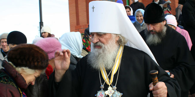 Начиная с 1986 года, омские верующие всегда отмечали 7 января день рождения митрополита Омского и Тарского Феодосия