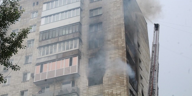 На проспекте Маркса в Омске горел 14-этажный дом